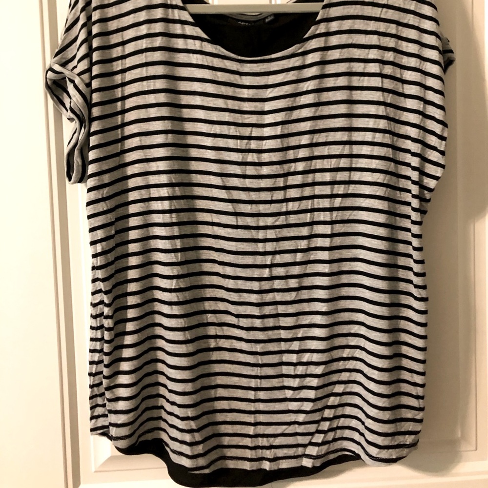 Apt 9. Top with back detail
